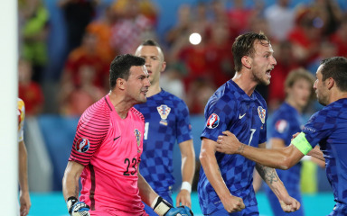 NA DANAŠNJI DAN: Vatreni su u šarenom sastavu šokirali vladare Europe, heroj je bio – Subašić