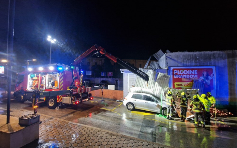 Oluja poharala i Istarsku županiju, u Rovinju ozljeđeno nekoliko osoba