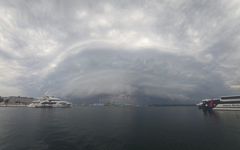 U Istarskoj županiji više od 100 vatrogasnih intervencija, sedmero ozlijeđenih - najteže pogođen Rovinj