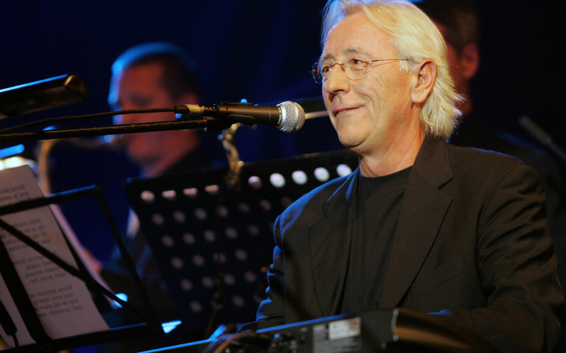 Memorijalna zbirka “Oliver Dragojević” poziva građane da doniraju uspomene na pjevača