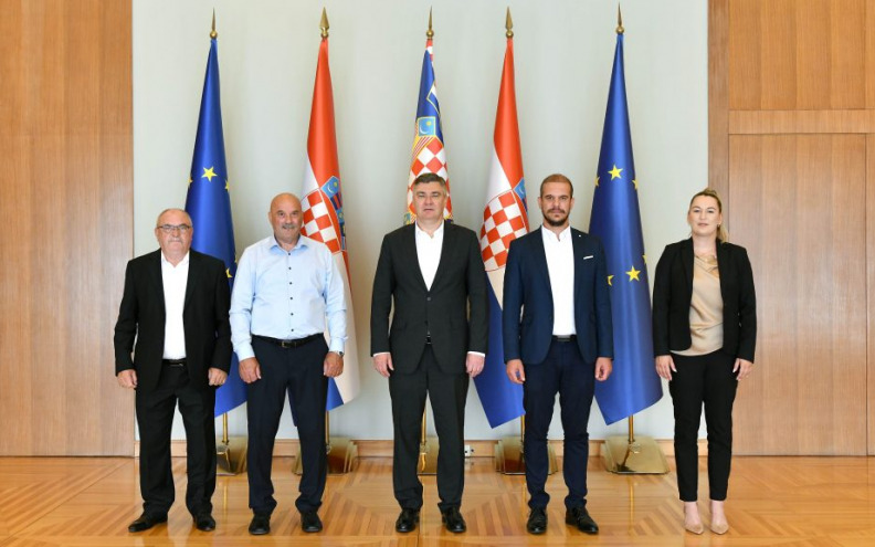 Predsjednik Milanović primio članove Udruge pomoraca 