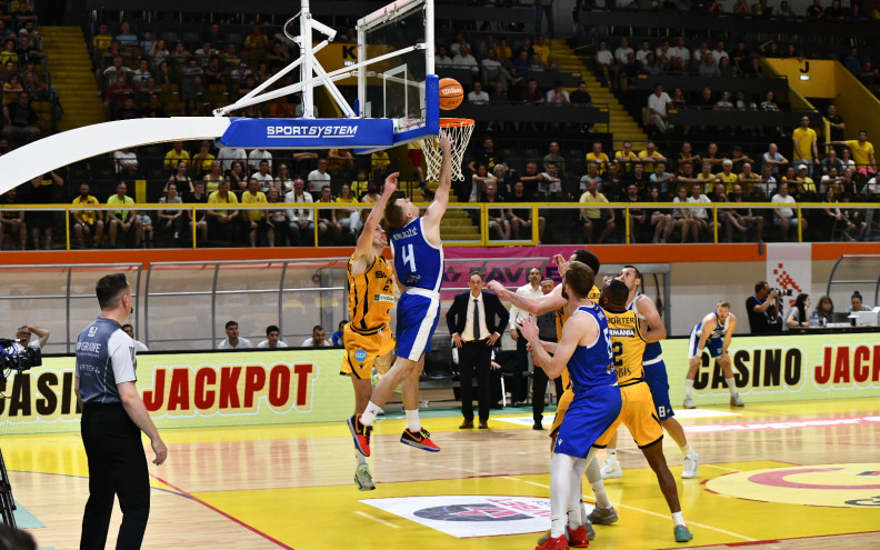 SPLIT - ZADAR   74:73  Split za pola koša produljio finalnu seriju