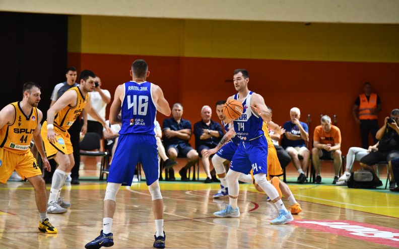 SPLIT - ZADAR  65:67 I NEMOGUĆE JE MOGUĆE! ZADRANI IZVELI ČUDO I OSVOJILI NASLOV PRVAKA!