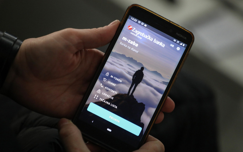 Raste broj potrošača i poduzetnika koji koriste internet i mobilno bankarstvo