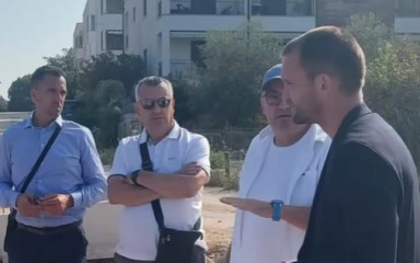 Erlić posjetio Kožino i Petrčane: “Moramo smanjiti pritisak građevinskih radova na život i turizam”