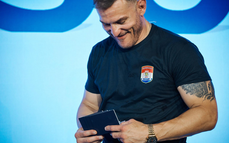 LEGENDA NA STANOVIMA Stipe Miočić kao vratar na kultnom zadarskom stadionu, evo o čemu je riječ