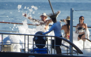 Jeff Bezos i ekipa tulumare na jahti kraj Cresa