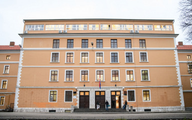 Zadarska gimnazija primila dirljivo pismo roditelja maturanta: ‘Vaš trud ostavio je neizbrisiv trag’