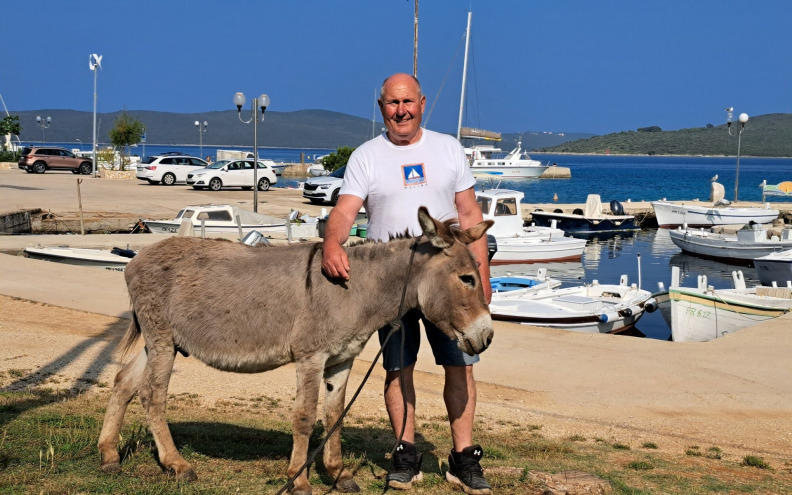 POSEBAN TOVAR Sivko je više od magarca, on je kao član Davorove obitelji