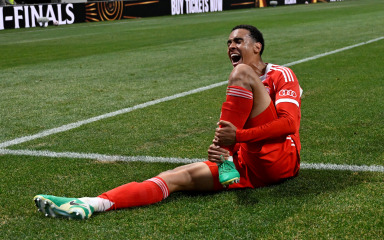 Jamalu Musiali pukla fibula, moguća operacija u SAD-u