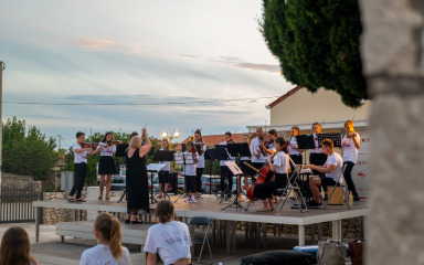 OD IDEJE DO TRADICIJE Zaton odzvanja notama već dvadeset godina