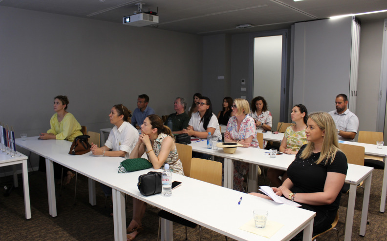 BLUESLINKS PROJEKT Cilj je poticanje mladih na  karijeru u plavoj ekonomiji