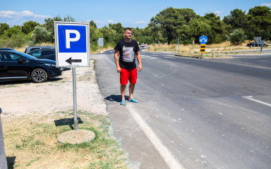 STRAH ZA ŽIVOT Djeca se na Babindubu ne igraju u dvorištu zbog jurećih automobila!