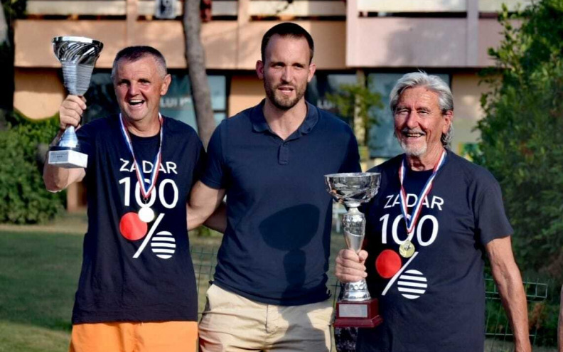 Pobjednički pehar Nenadu Šimićevu i Marku Dražetiću