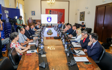 Škole, zdravstvo, stanovanje i turizam su u fokusu Županije