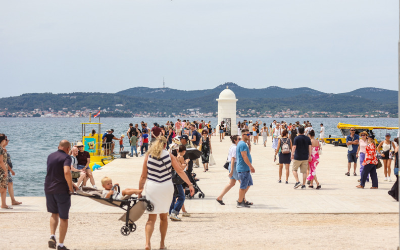 Irkinje došle na ljetovanje u Hrvatsku pa ostale u šoku: 'Prva noć u Hrvatskoj i već...'