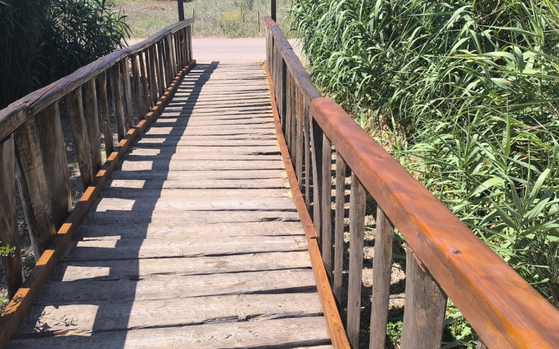 Obnovljene stepenice koje vode na plažu Poljane