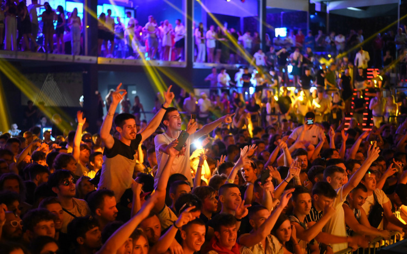 OPASNA SLOBODA Noćni klubovi nakon ponoći puni su djece! 'Sve češće svjedočimo situacijama...'