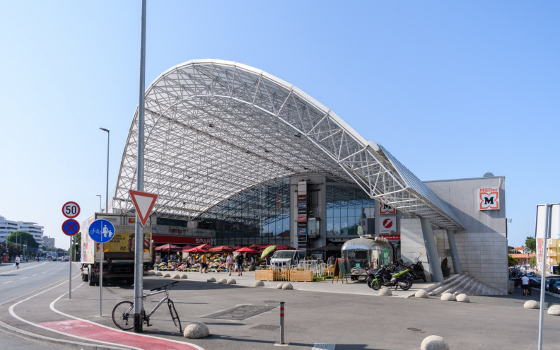 Motociklistu na Relji oduzeo prednost i teško ga ozlijedio