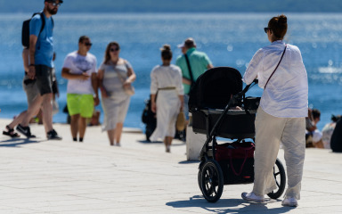 Zadarska županija uvodi najveće naknade za novorođenčad dosad – pogledajte što se mijenja