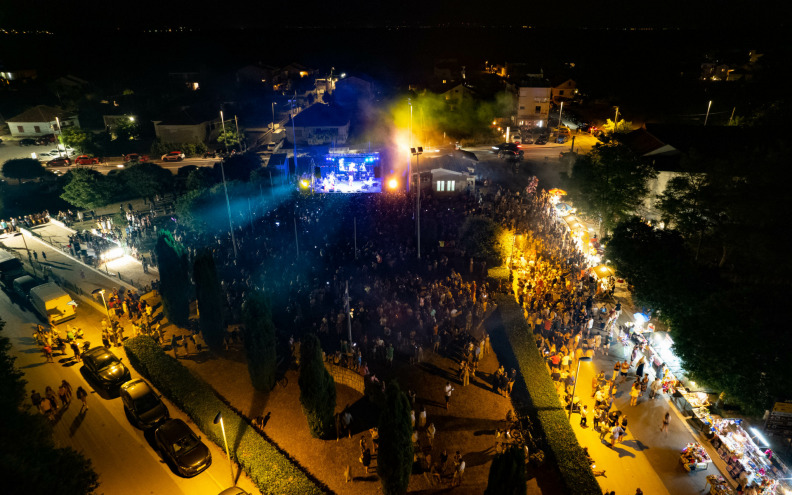 Na Zatonskoj fešti nastupi Dalmatina i Zaratina