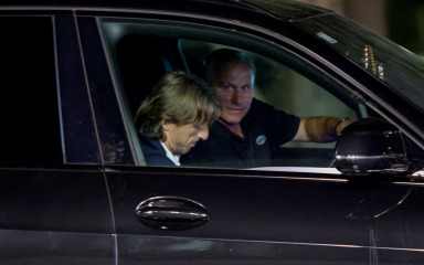 FOTO Modrić nakon potpisa za Milan sletio u Zemunik, otac Stipe ga čekao u autu