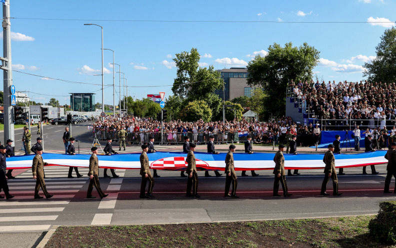 Aktivisti koji su upali na vojni mimohod: “To je idealiziranje militarističkih trendova”