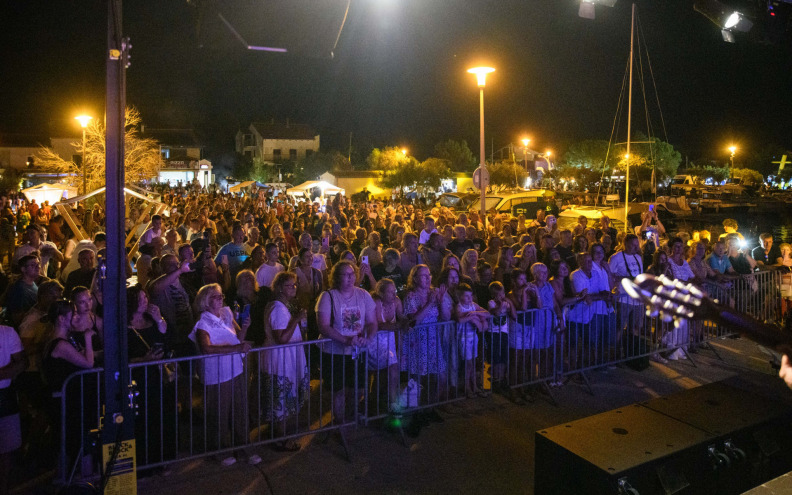 FOTO U Vrsima održana tradicionalna Ribarska večer, pogledajte kako je bilo