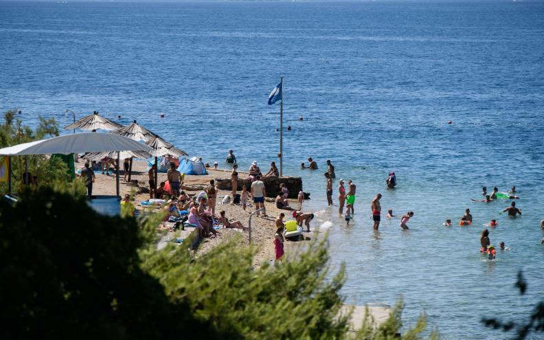 PU zadarska: 'Prijavite sumnjivo snimanje djece'