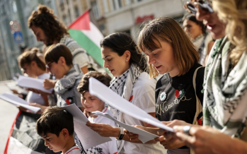 Greta Thunberg u središtu Sarajeva čitala imena ubijene djece u Gazi