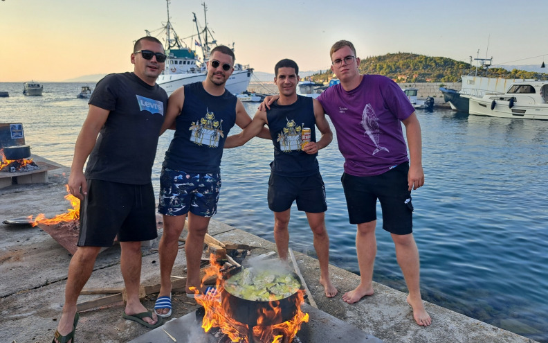 TRODNEVNA TUNUARA U kuhanju brudeta od ugora okupljen rekordan broj ekipa