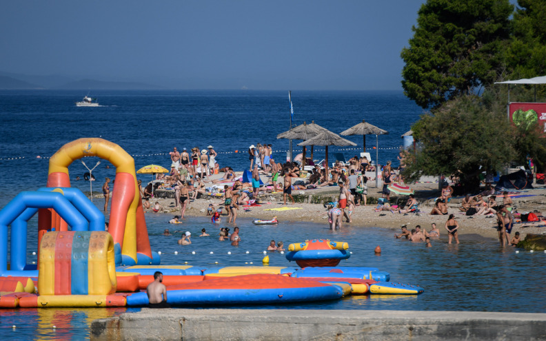 REPORTAŽA S PLAŽE Na Kolovarama se nudi puno raznih sadržaja: 'Plaža mi je lijepa, samo bi trebalo...'