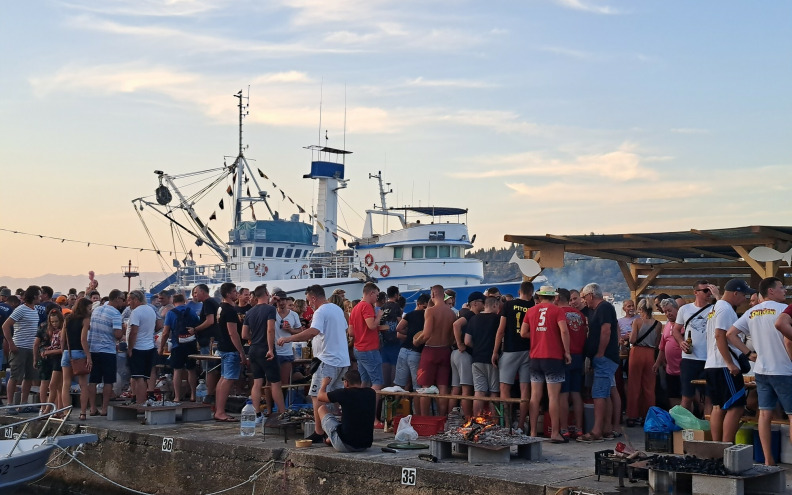 Ljeto u Kalima obilježeno tradicijom, morem i ribom