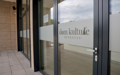 Odgađa se festival ‘Nosi se’: ‘Benkovac i njegovi građani postaju žrtve, teren za demonstraciju sile…’