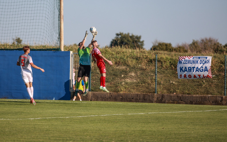 Kurilovec napunio mrežu, ali Zemuničani svejedno feštali za stoti rođendan