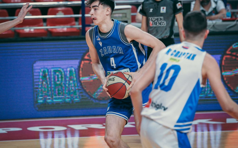 Luka Gulan potpisao prvi profesionalni ugovor