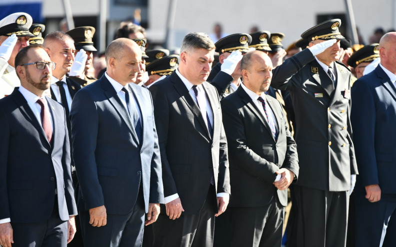 [FOTO] Položeni vijenci u čast poginulim braniteljima