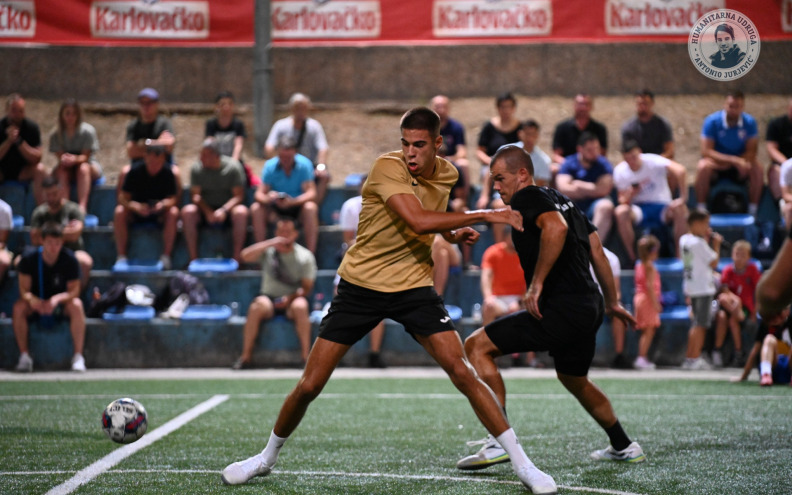 Kukljica prva prošla među 32,  pet golova Lučića za Zemunik