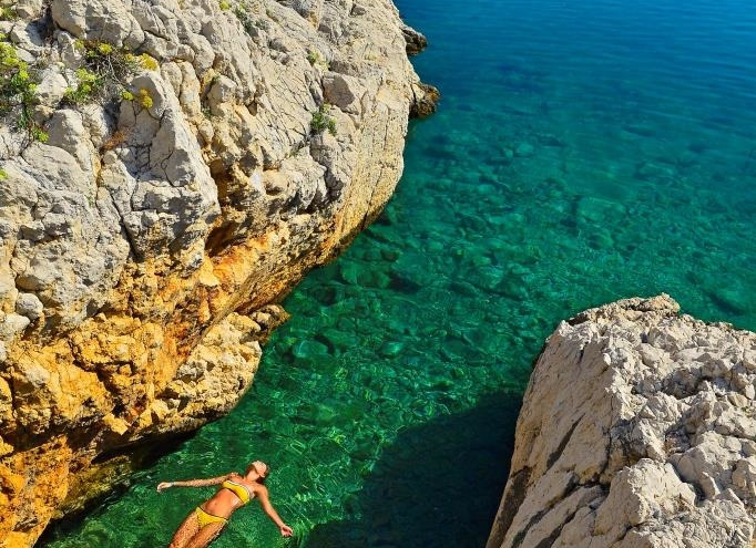 LJETNI ĐIR Skrivena uvala u Vrsima nudi tirkizno more i mir