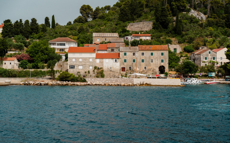 Mještanima Ošljaka prekipjelo, potjerali brodare. Evo zašto
