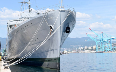 Državni inspektorat: Azbest je i dalje u skladištu u Zadru, pokreće se upravni i prekršajni postupak