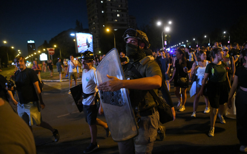 Hrvat uhićen na prosvjedima u Beogradu vratio se u Hrvatsku