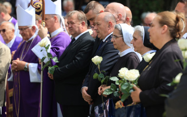 Ministar Medved na Jazovki: Beskompromisna osuda strašnih zločina komunizma