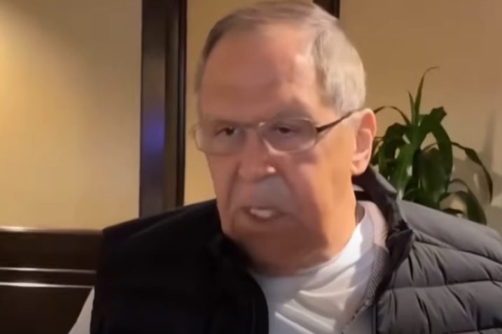 Ruski ministar na Aljasci privukao pozornost retro sovjetskom majicom