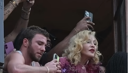 Madonna proslavila 67. rođendan na povijesnoj konjskoj utrci u Italiji