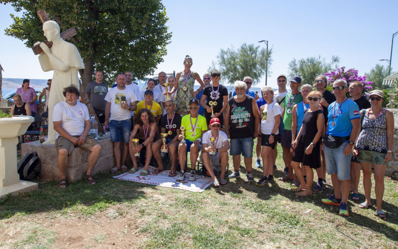 Hrvoje Vlašić i Irena Smojver pobjednici planinske utrke Starigrad – Veliko Rujno