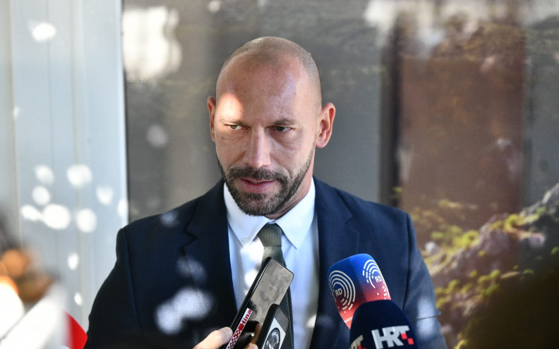 Ministri Habijan i Šipić u Kninu zahvalili braniteljima i čestitali Dan pobjede