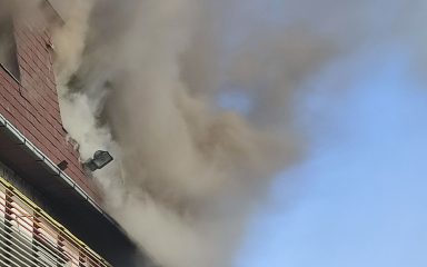 FOTO Veliki požar u Osijeku, gori poslovna zgrada u kojem je smješten i poznati autobusni prijevoznik