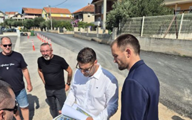 Gradonačelnik Erlić obišao radove na Plovaniji