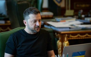 Zelenskij najavio besplatne željezničke kilometre i ograničenje cijena energenata